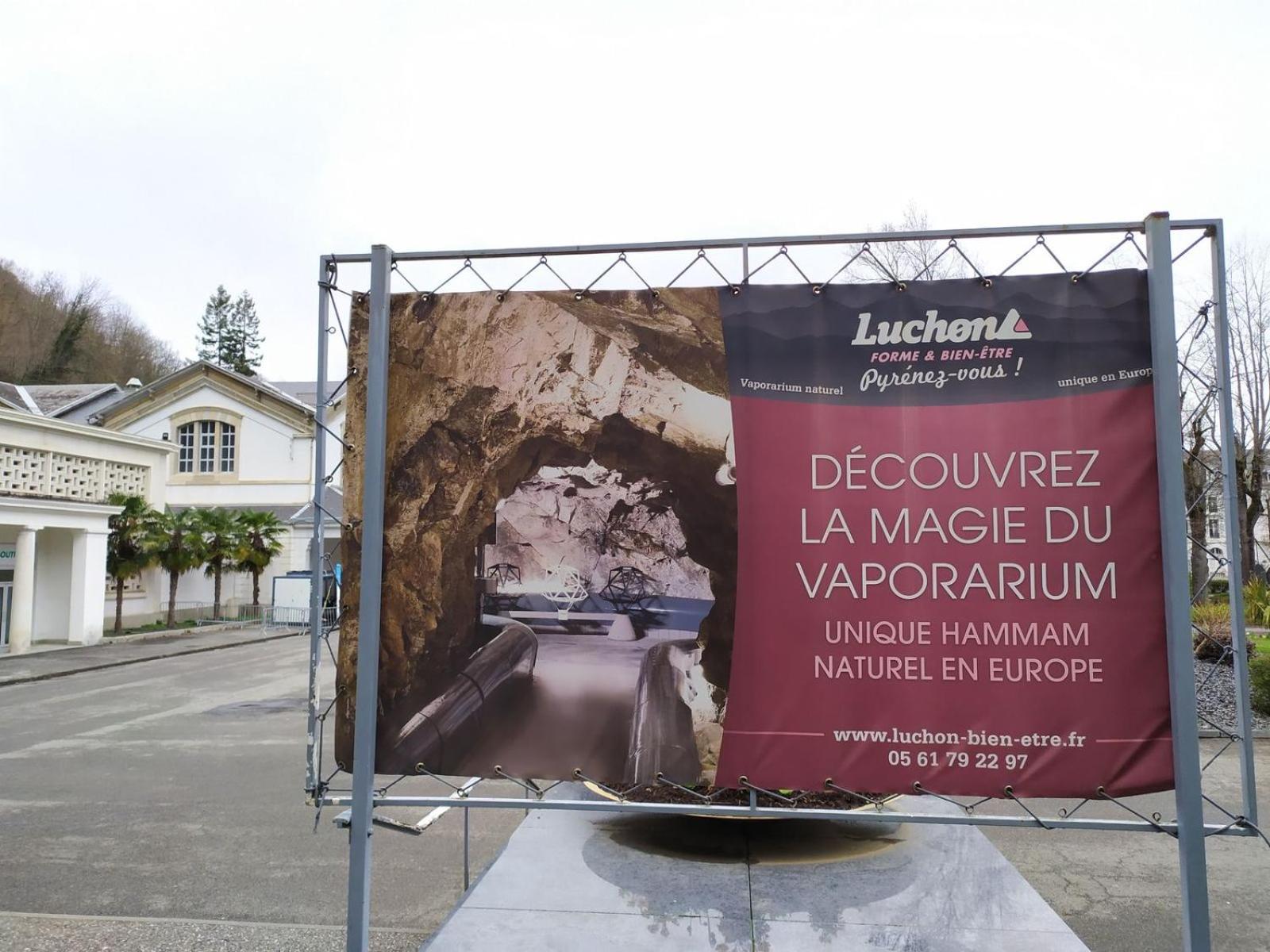 Au 47 Allees D'Etigny - Central & Standing - Avec Parking - Linge De Lit Et De Toilette Inclus Bagnères-de-Luchon المظهر الخارجي الصورة